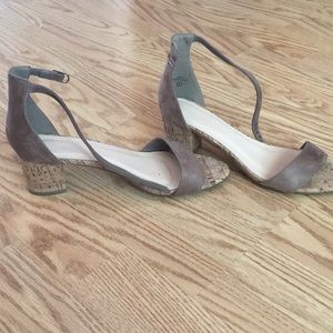 Vici Loy Mark low heeled shoes